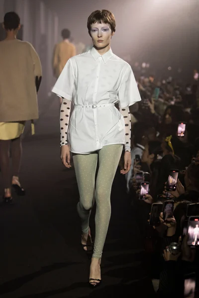 Look 5
